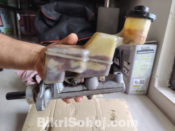 Recondition break master cylinder of X corolla 2005 model
